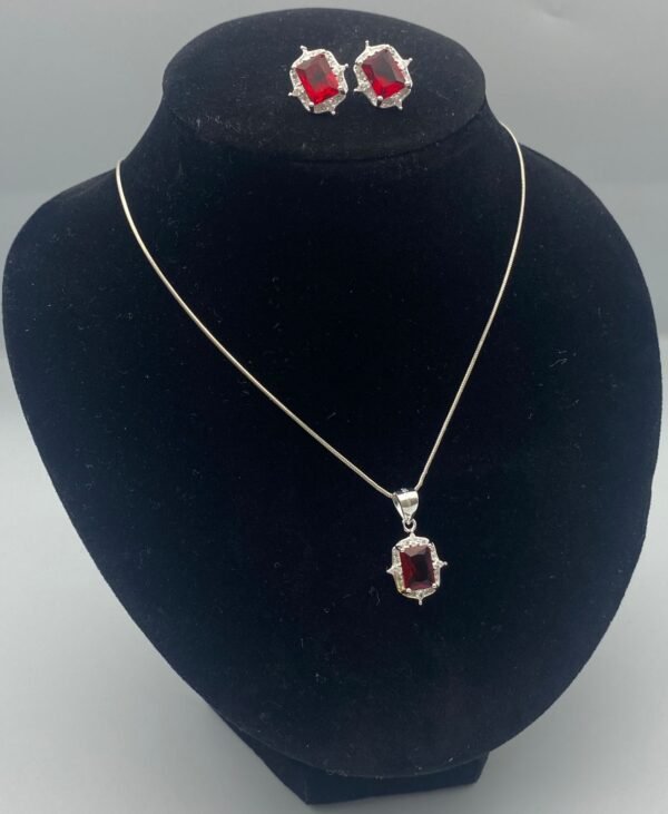 Set cadena y aretes de plata