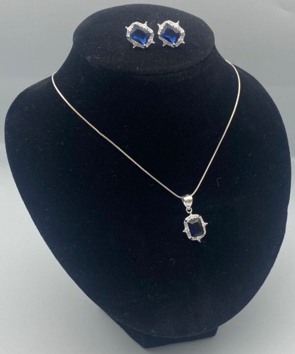 Set cadena y aretes de plata - Image 2