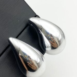 Aretes de gotas de acero grande