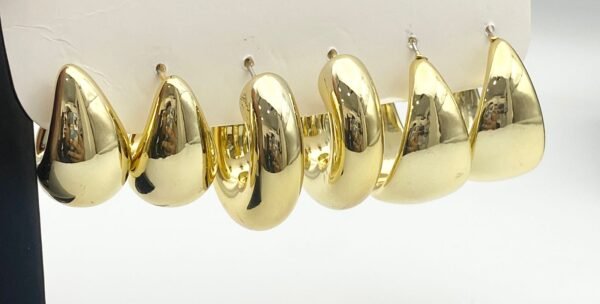 Tríos aretes de acero